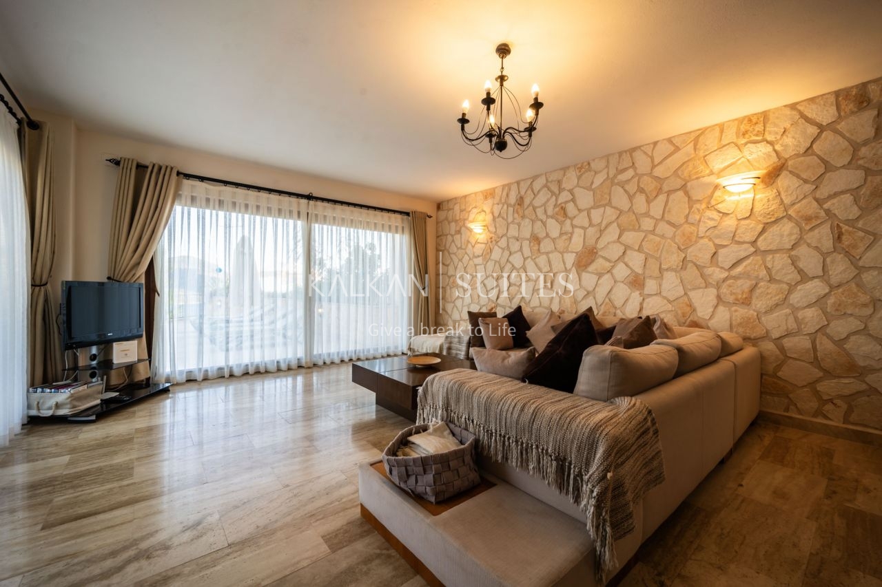 Villa Sarafin 4858