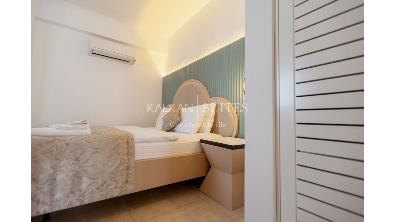 Suites 203 790