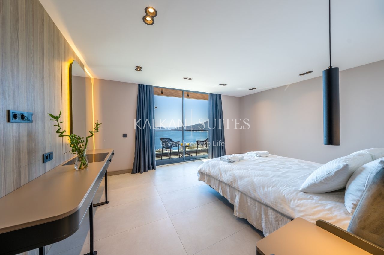 Villa Safran Flower  3532