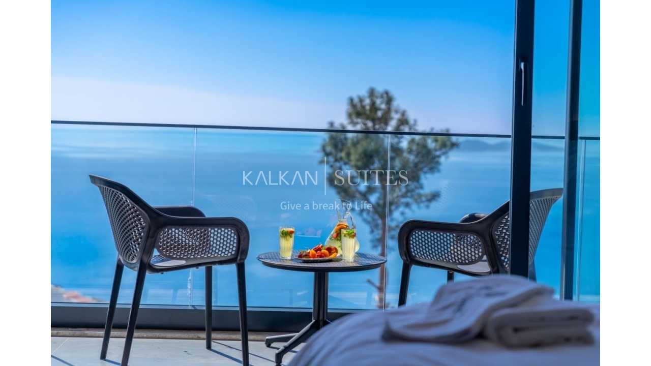 Villa Safran Flower  3483