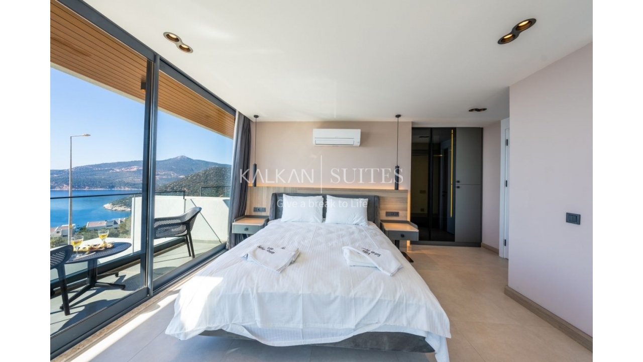 Villa Safran Flower  3487