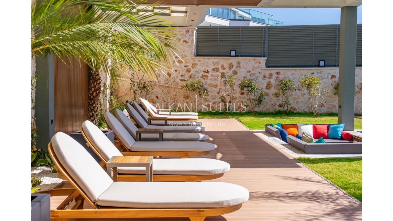 Villa Safran Flower  3446