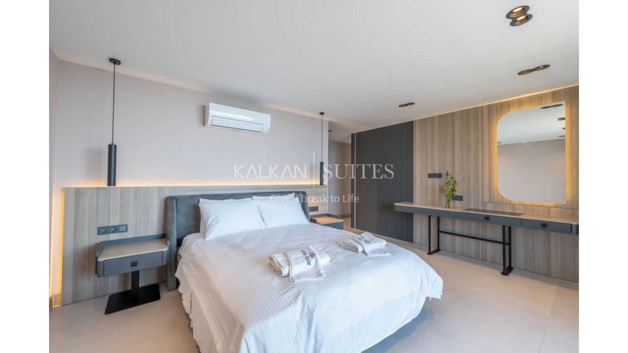 Villa Safran Flower  3473