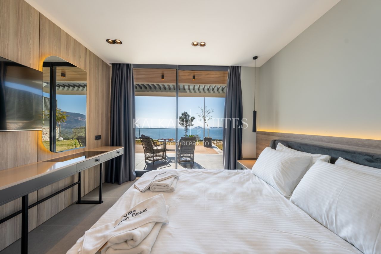 Villa Safran Flower  3530