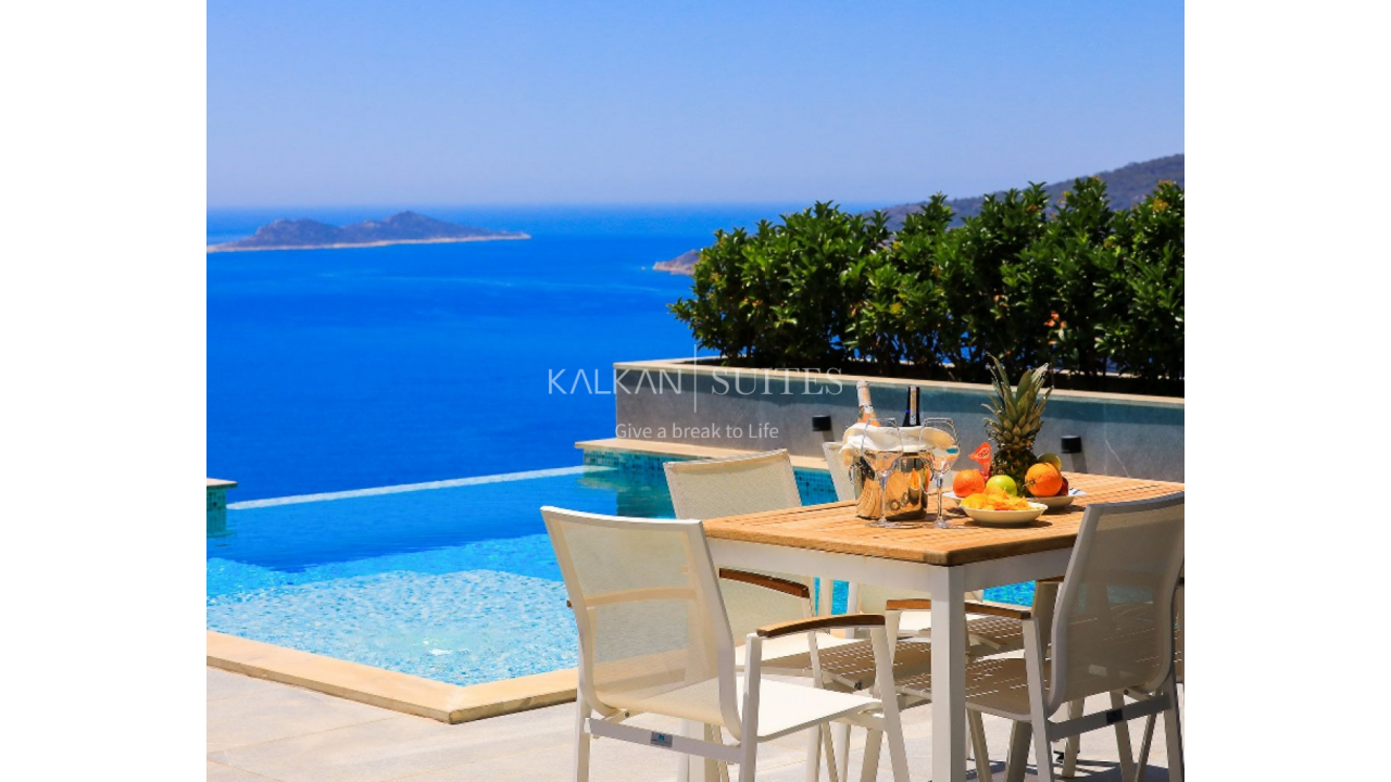 Villa Skylight 3761
