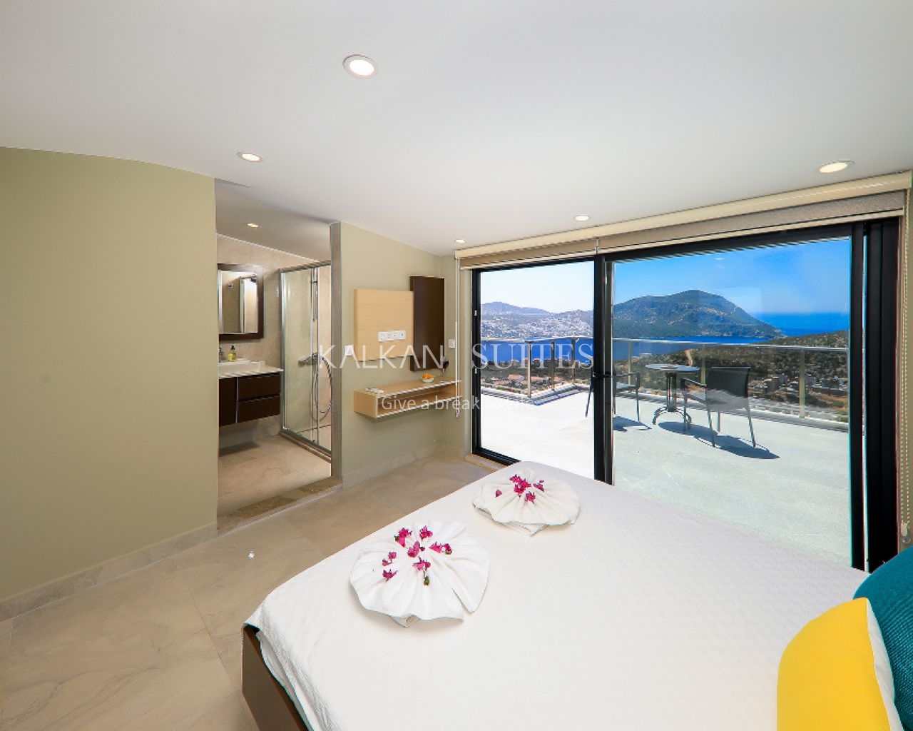 Villa Skylight 3796