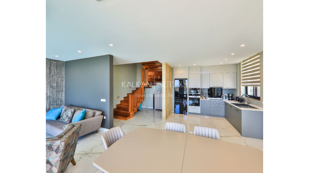 Villa Skylight 3775