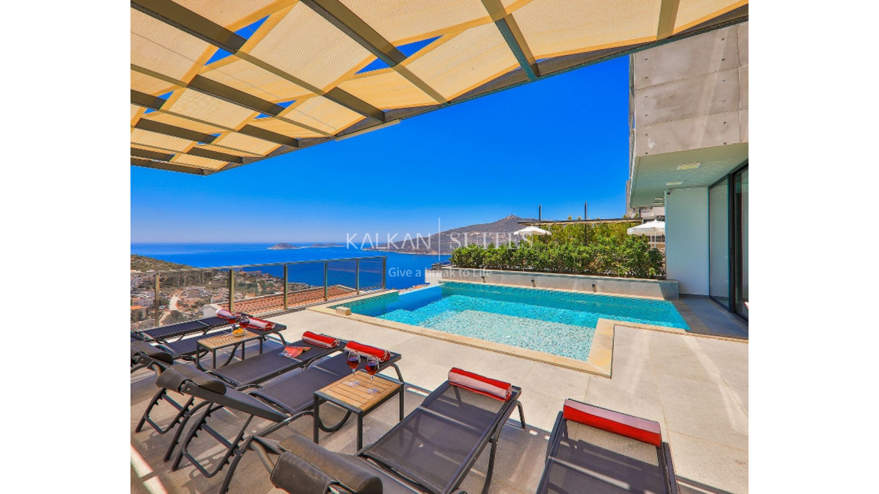 Villa Skylight 3782