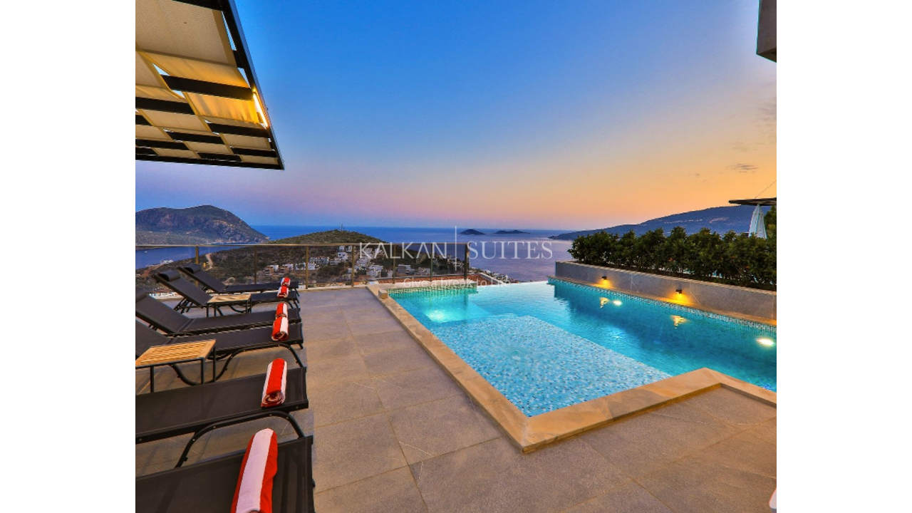 Villa Skylight 3763