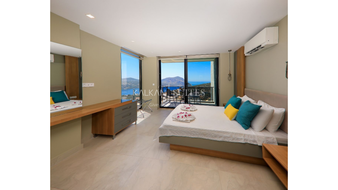 Villa Skylight 3764