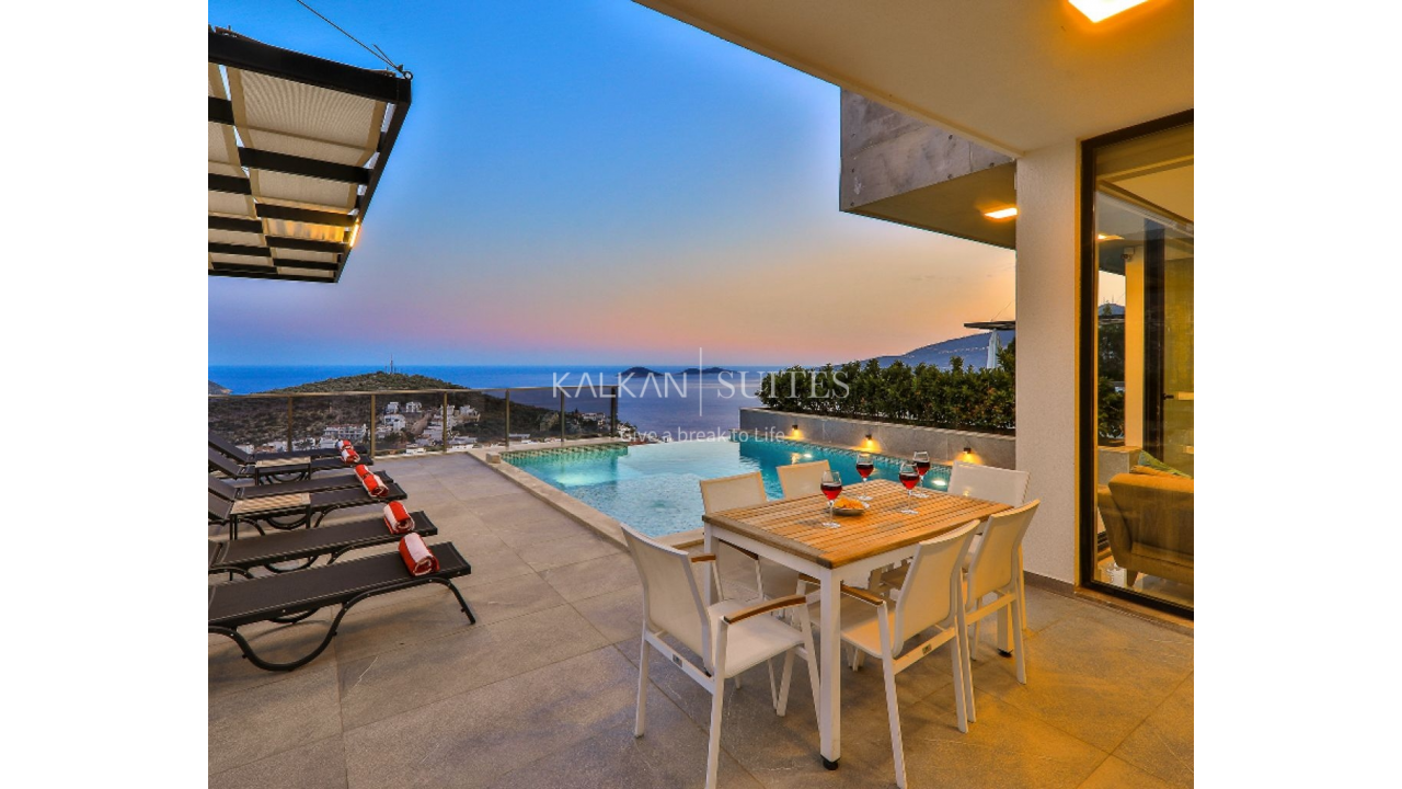 Villa Skylight 3760