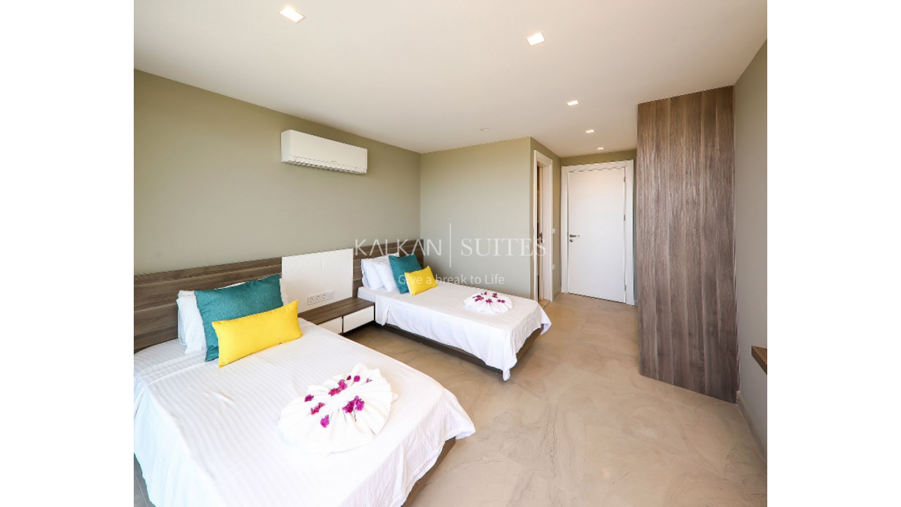 Villa Skylight 3771
