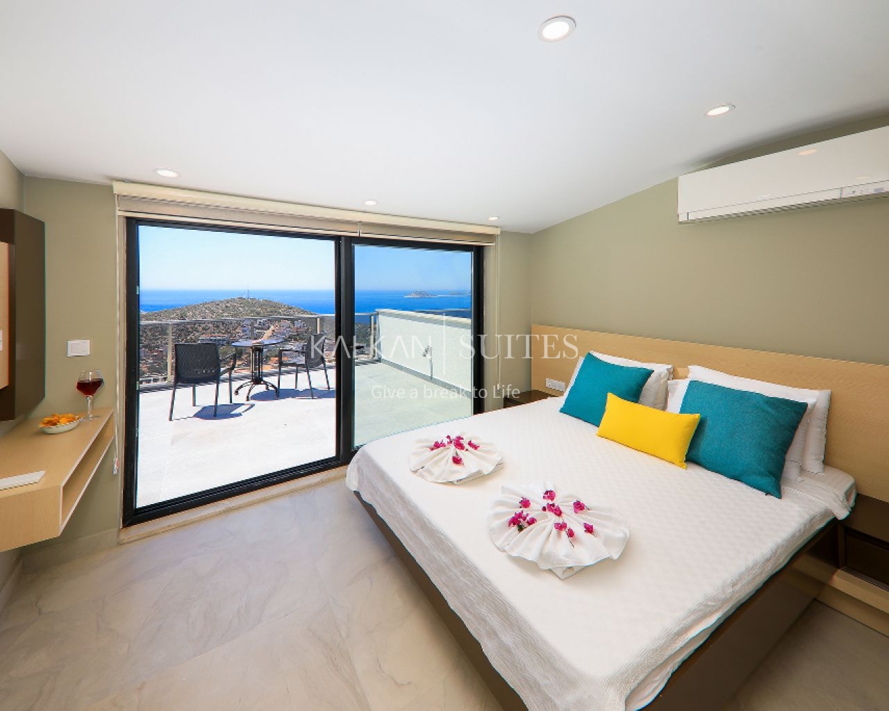 Villa Skylight 3792