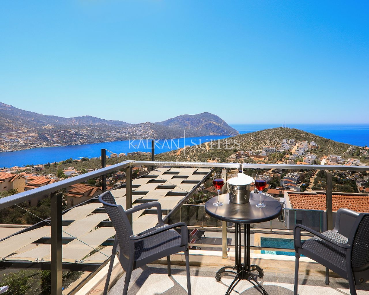 Villa Skylight 3787