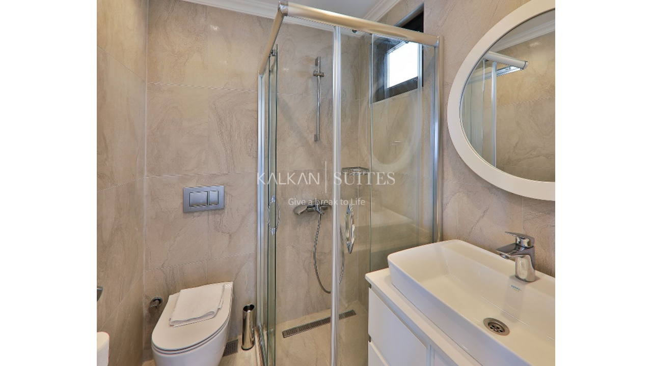 Villa Skylight 3767