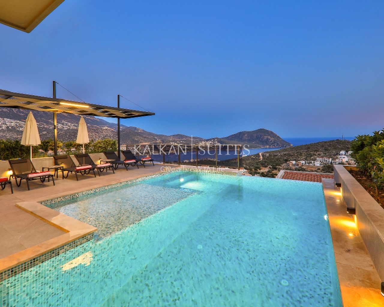 Villa Skylight 3788