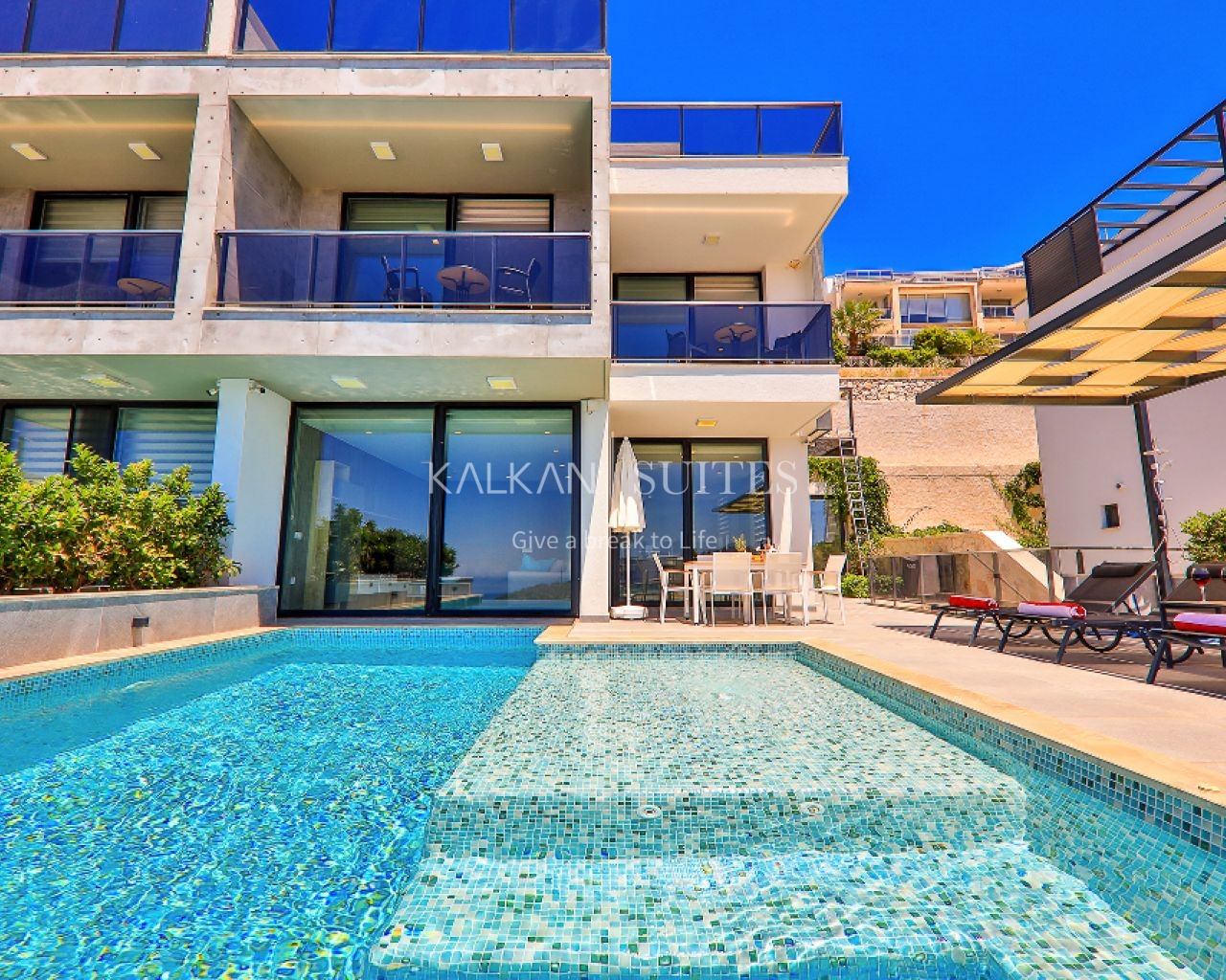 Villa Skylight 3800