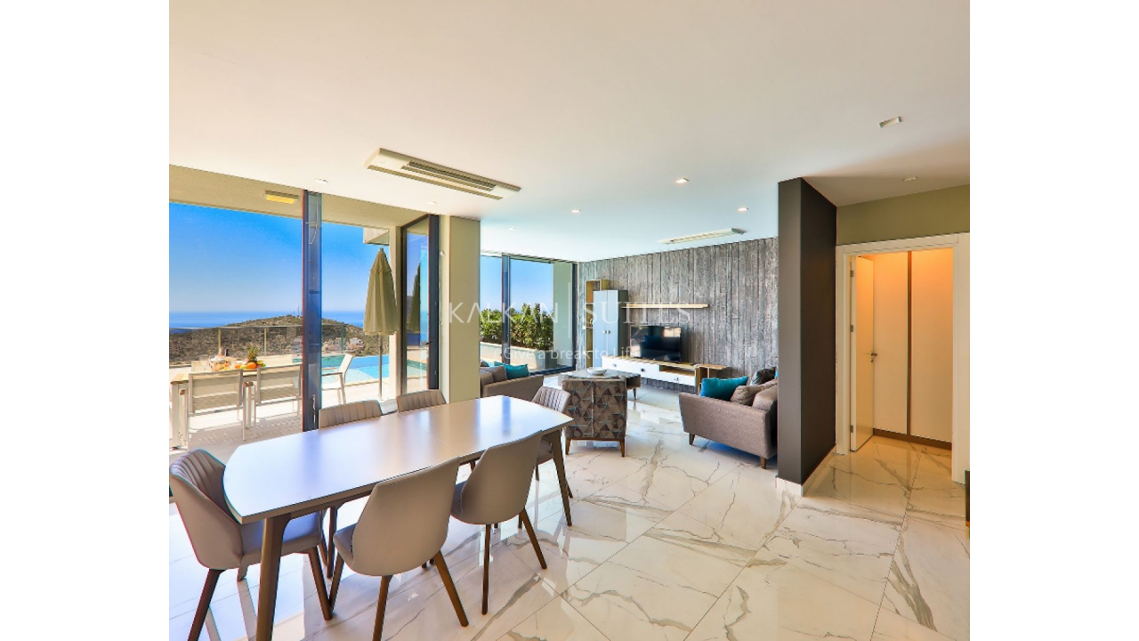 Villa Skylight 3774