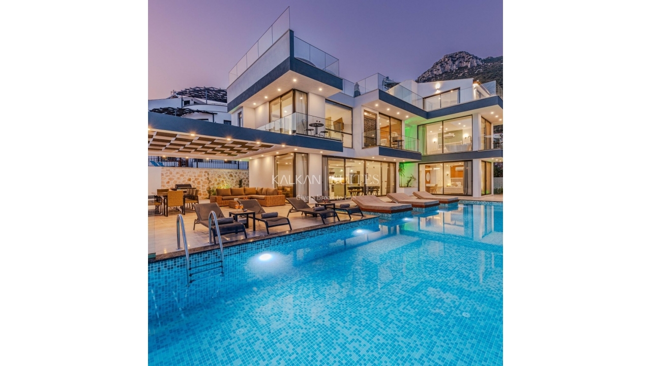 Villa Emporium 4512