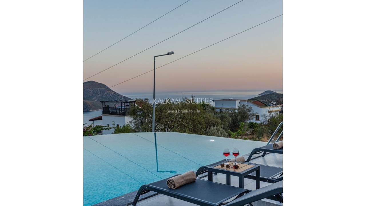 Villa Emporium 4490