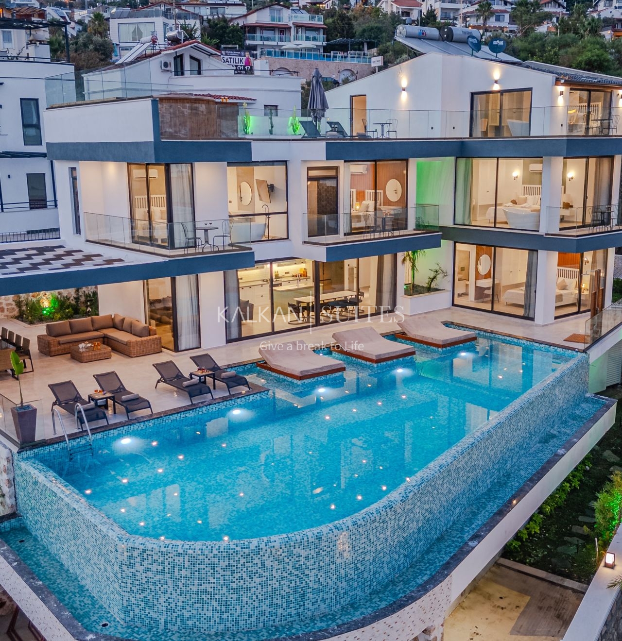 Villa Emporium 4565