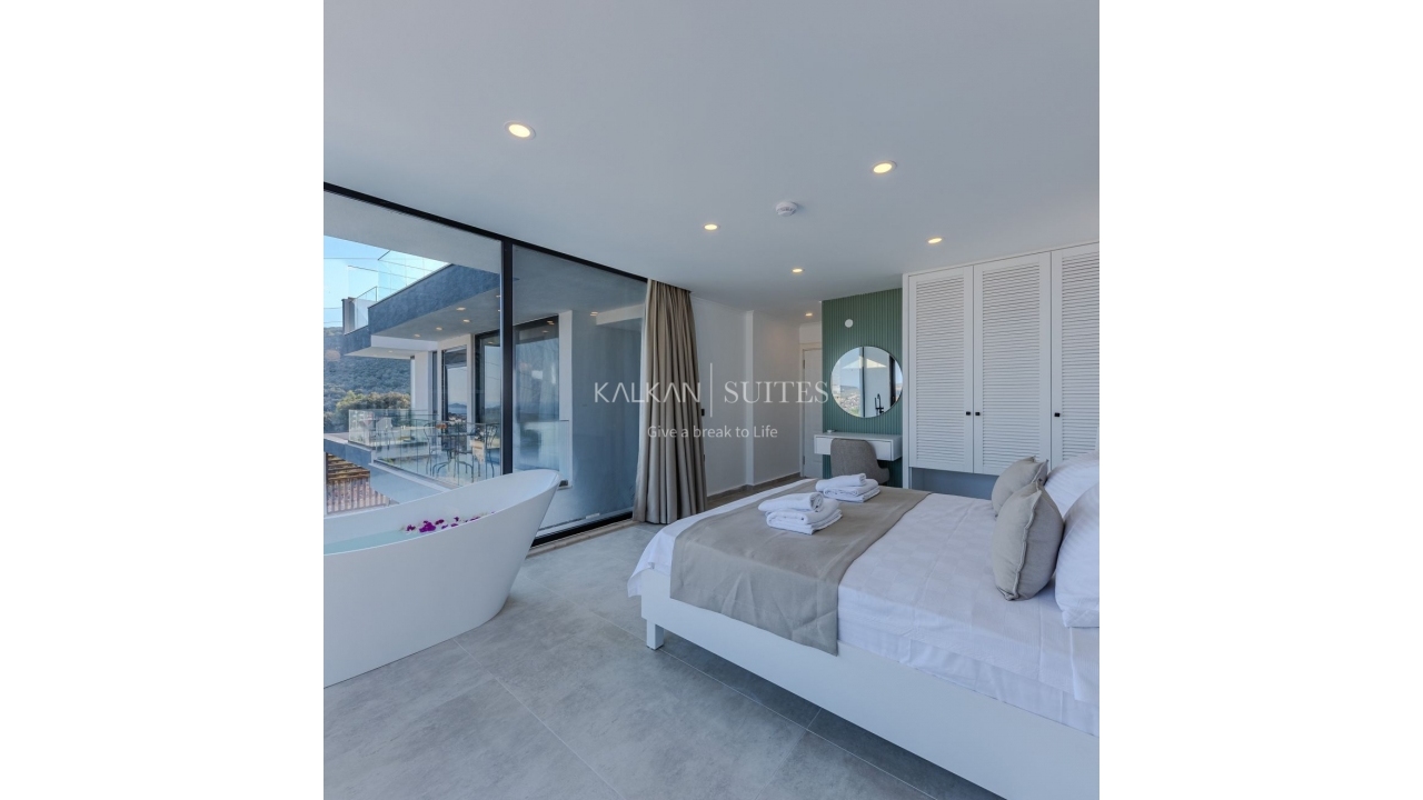 Villa Emporium 4474