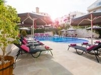 Suites 103 878
