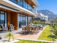 Villa Safran Flower  3451