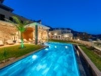 Villa Safran Flower  3445