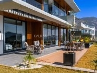 Villa Safran Flower  3503
