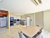 Villa Skylight 3758