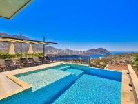 Villa Skylight 3799