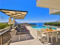 Villa Skylight 3784