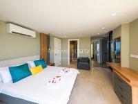 Villa Skylight 3756