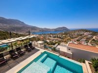 Villa Skylight 3804