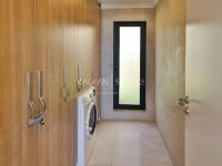 Villa Skylight 3781