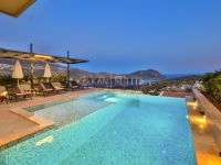 Villa Skylight 3788