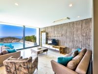Villa Skylight 3803