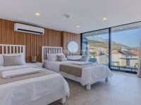 Villa Emporium 4580