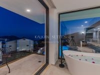 Villa Emporium 4568