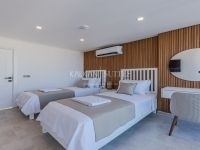 Villa Emporium 4489